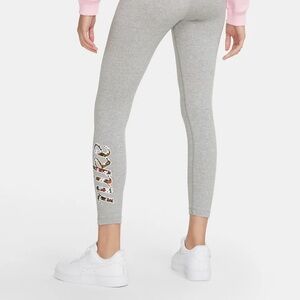 Nike Sportswear Women's Size Small Mid-Rise Leggings